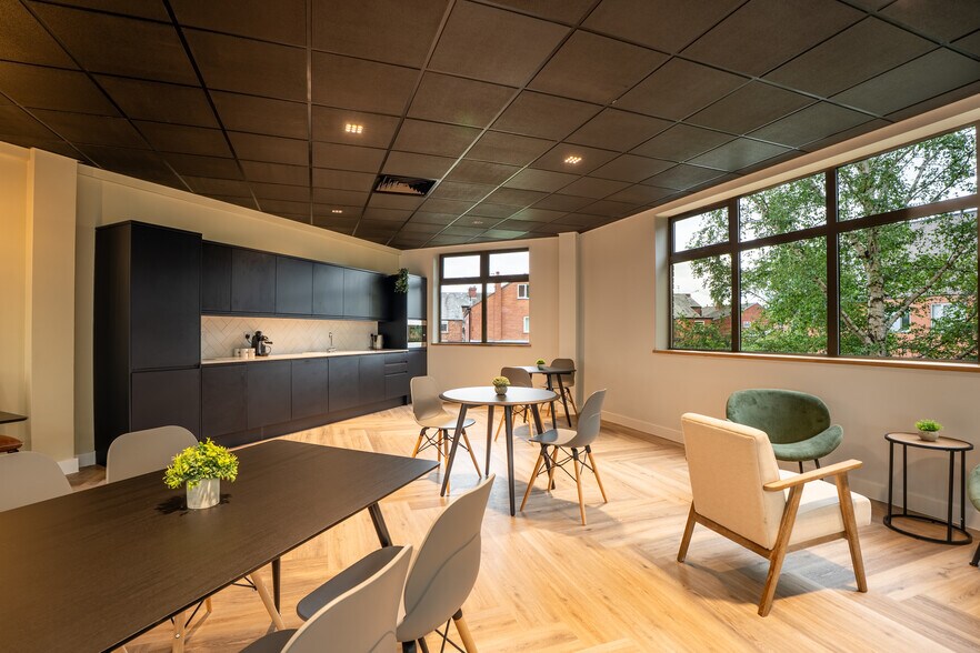 1 Cross St, Sale à louer - Photo du bâtiment - Image 3 de 15