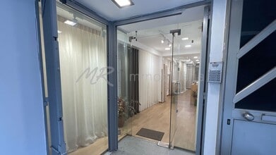 Retail in Granollers, Barcelona for lease Interior Photo- Image 1 of 19