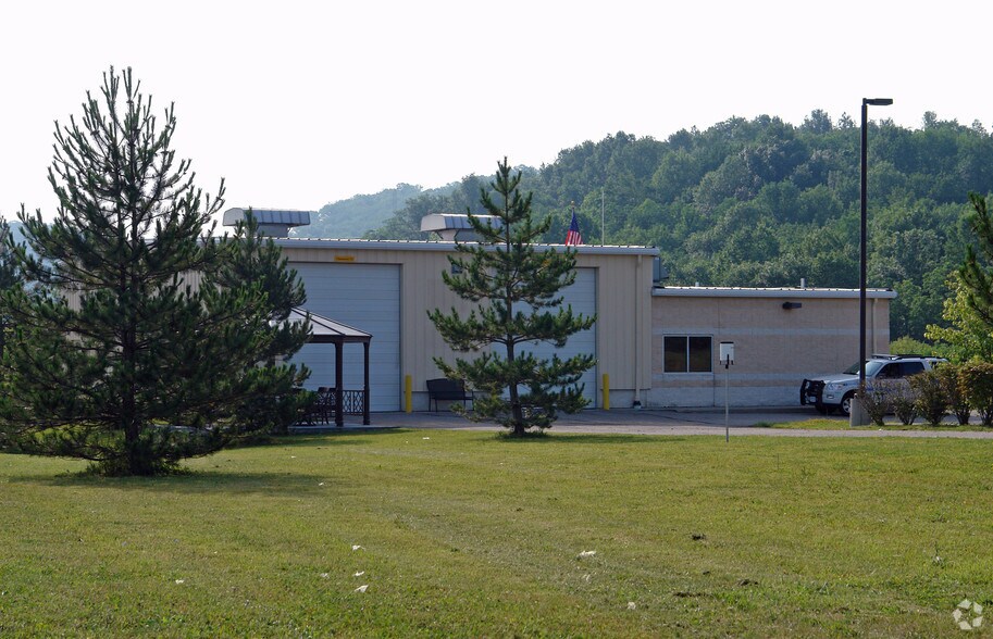 1426 Gloria Terrell Dr, Wilder, KY à vendre - Photo du bâtiment - Image 2 de 7