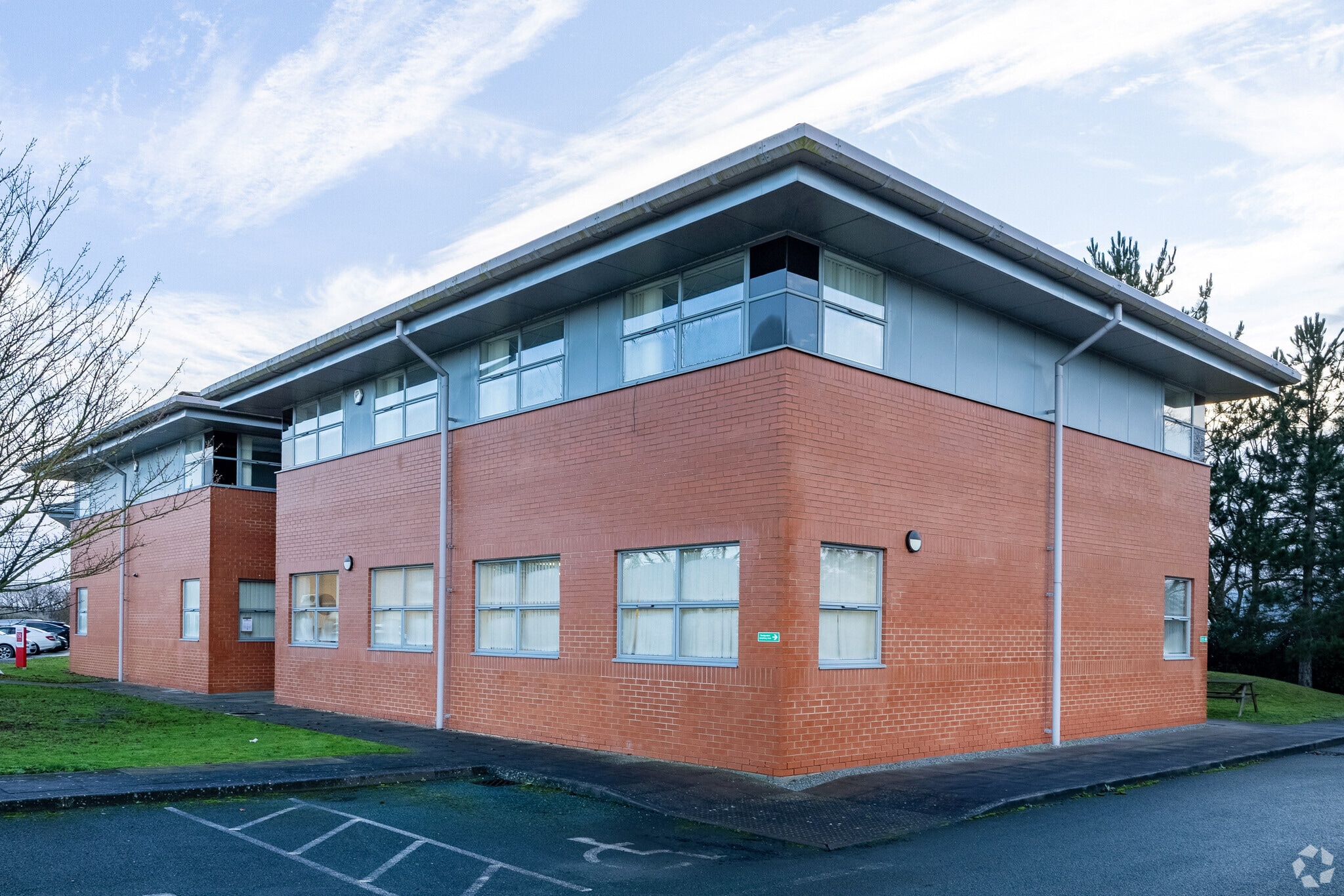 Sitka Dr, Shrewsbury for lease Primary Photo- Image 1 of 3