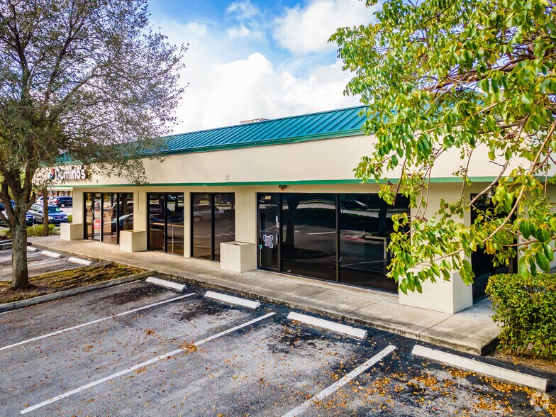 701 S State Rd 7, Plantation, FL à louer - Photo du bâtiment - Image 3 de 25