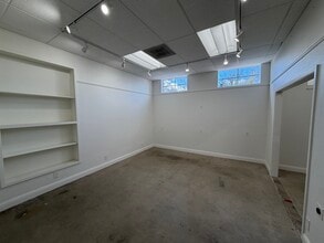 5523-5531 F St, Sacramento, CA à louer Photo intérieure- Image 2 de 7