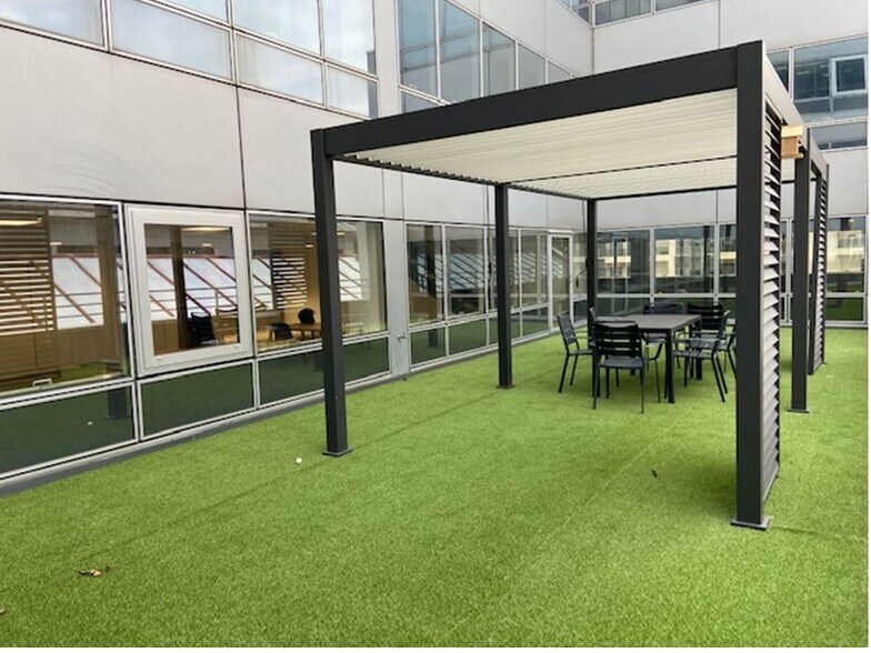 Bureau dans Issy-les-Moulineaux à vendre - Photo du bâtiment - Image 3 de 9