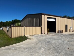 4902 Roadrunner Rd, Fort Worth, TX for lease Building Photo- Image 2 of 6