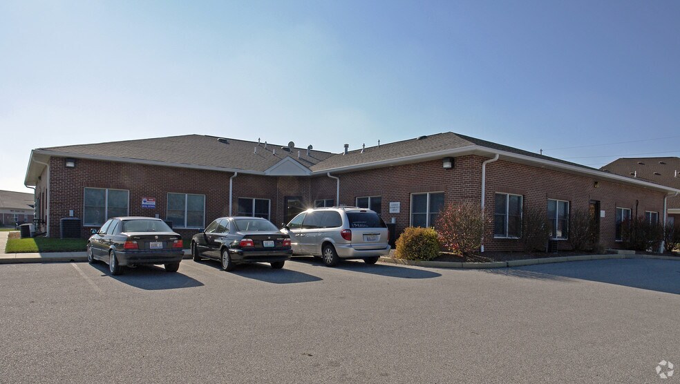 4972 Benchmark Centre Dr, Swansea, IL for lease - Building Photo - Image 3 of 9