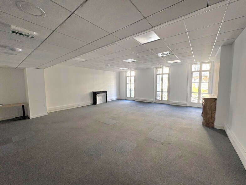 29 Rue De La Republique, Marseille for lease - Interior Photo - Image 2 of 8