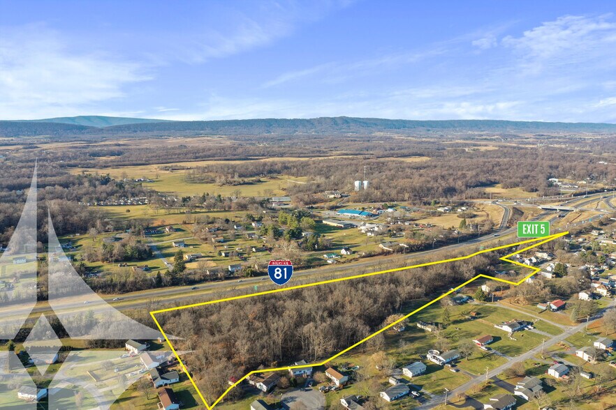 370 Kerns st, Inwood, WV à vendre - Photo du bâtiment - Image 2 de 4