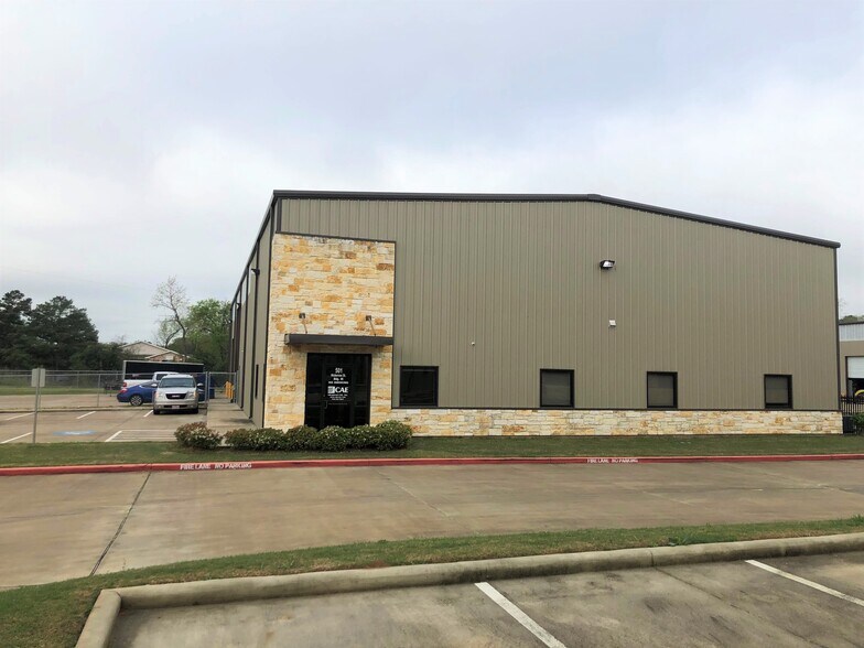 501 Hickerson St, Conroe, TX for lease - Building Photo - Image 2 of 5