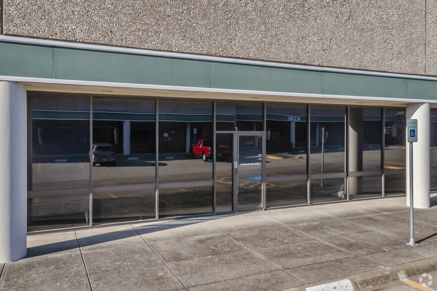 850 N Dorothy Dr, Richardson, TX for lease - Building Photo - Image 3 of 17