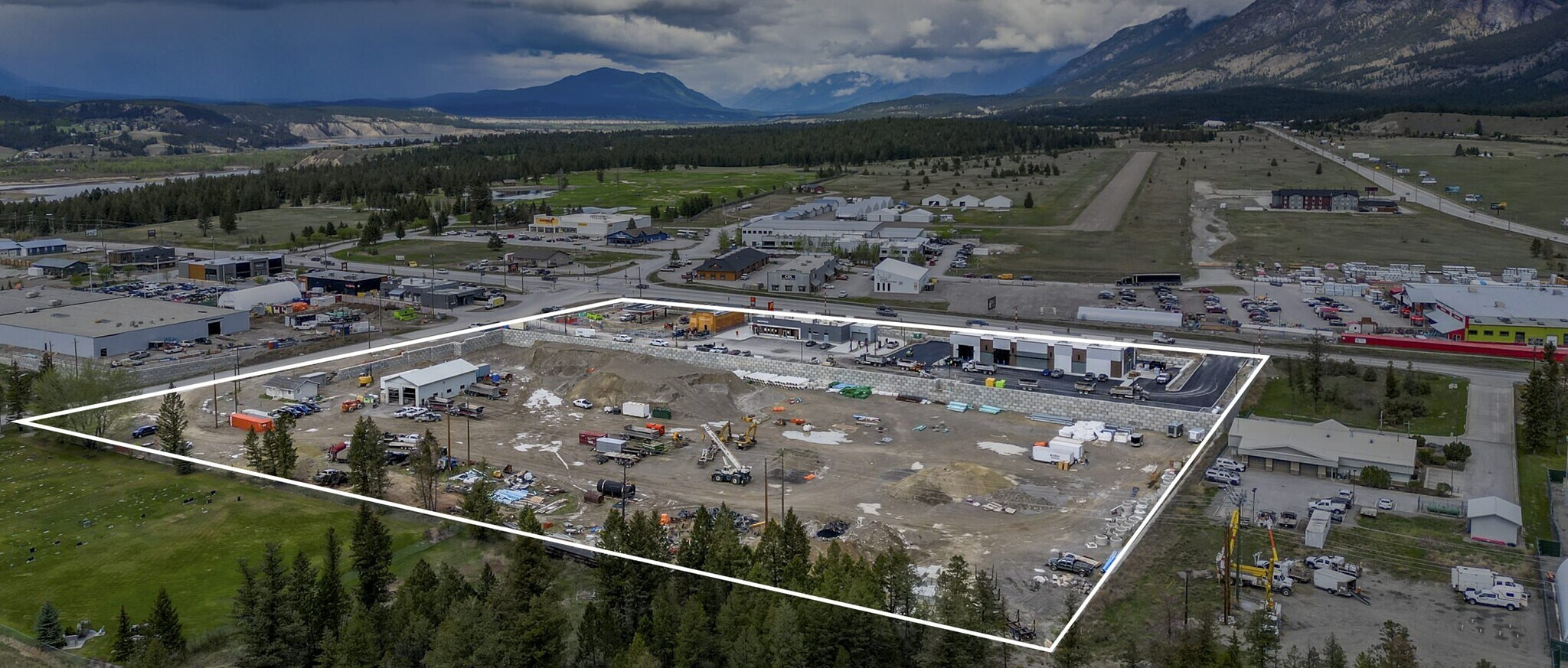 4912 Athalmer Rd, Invermere, BC à vendre Photo principale- Image 1 de 2