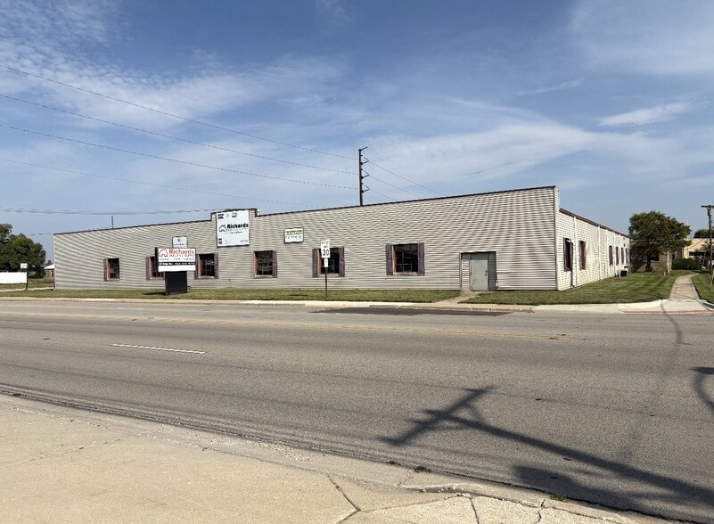 121 Dodge Ave, Dekalb, IL for sale - Building Photo - Image 1 of 5