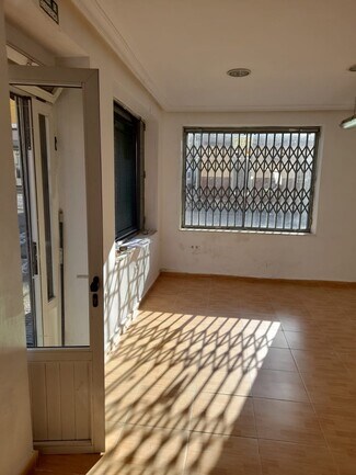 Plus de détails pour Commerce de détail à louer