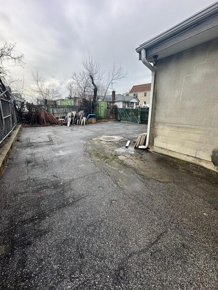 421 Doughty Blvd, Inwood, NY for lease - Building Photo - Image 2 of 3