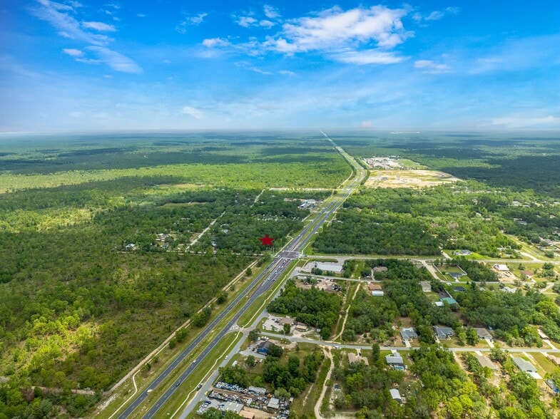 11105 Commercial Way, Weeki Wachee, FL for sale - Building Photo - Image 2 of 33