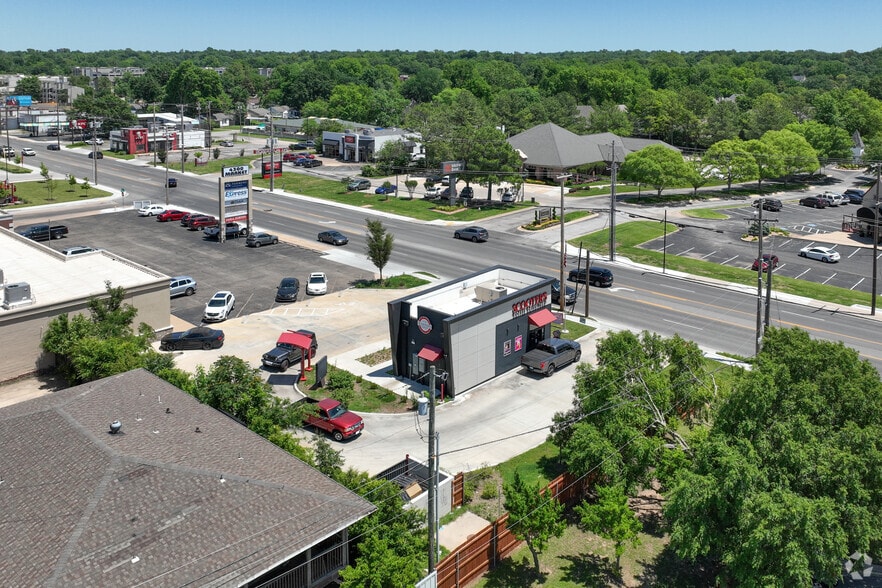4320 S Peoria Ave, Tulsa, OK for sale - Aerial - Image 2 of 6