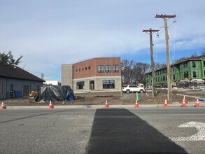 131 Fairfield Rd, Fairfield, NJ for lease Building Photo- Image 2 of 6