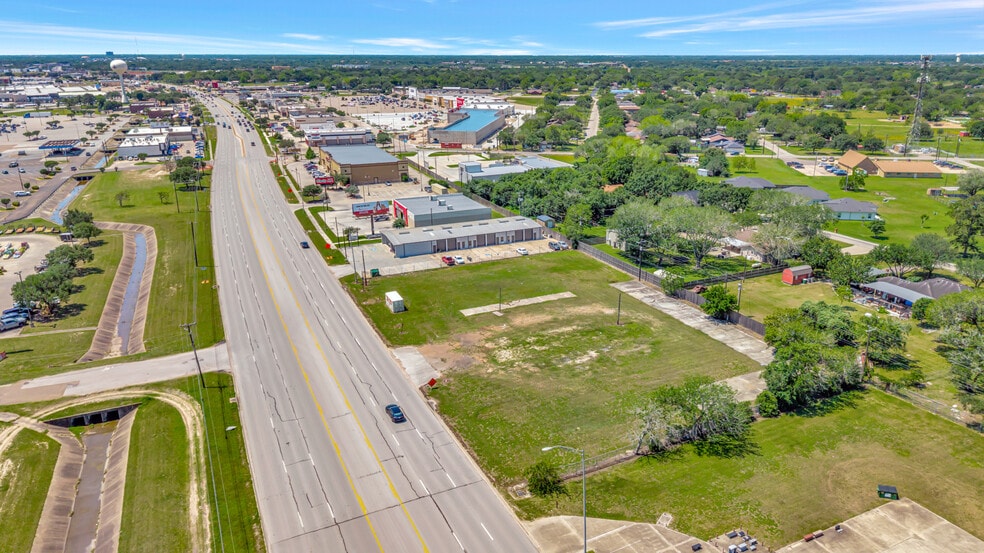 9505 N Navarro St, Victoria, TX for sale - Building Photo - Image 3 of 16