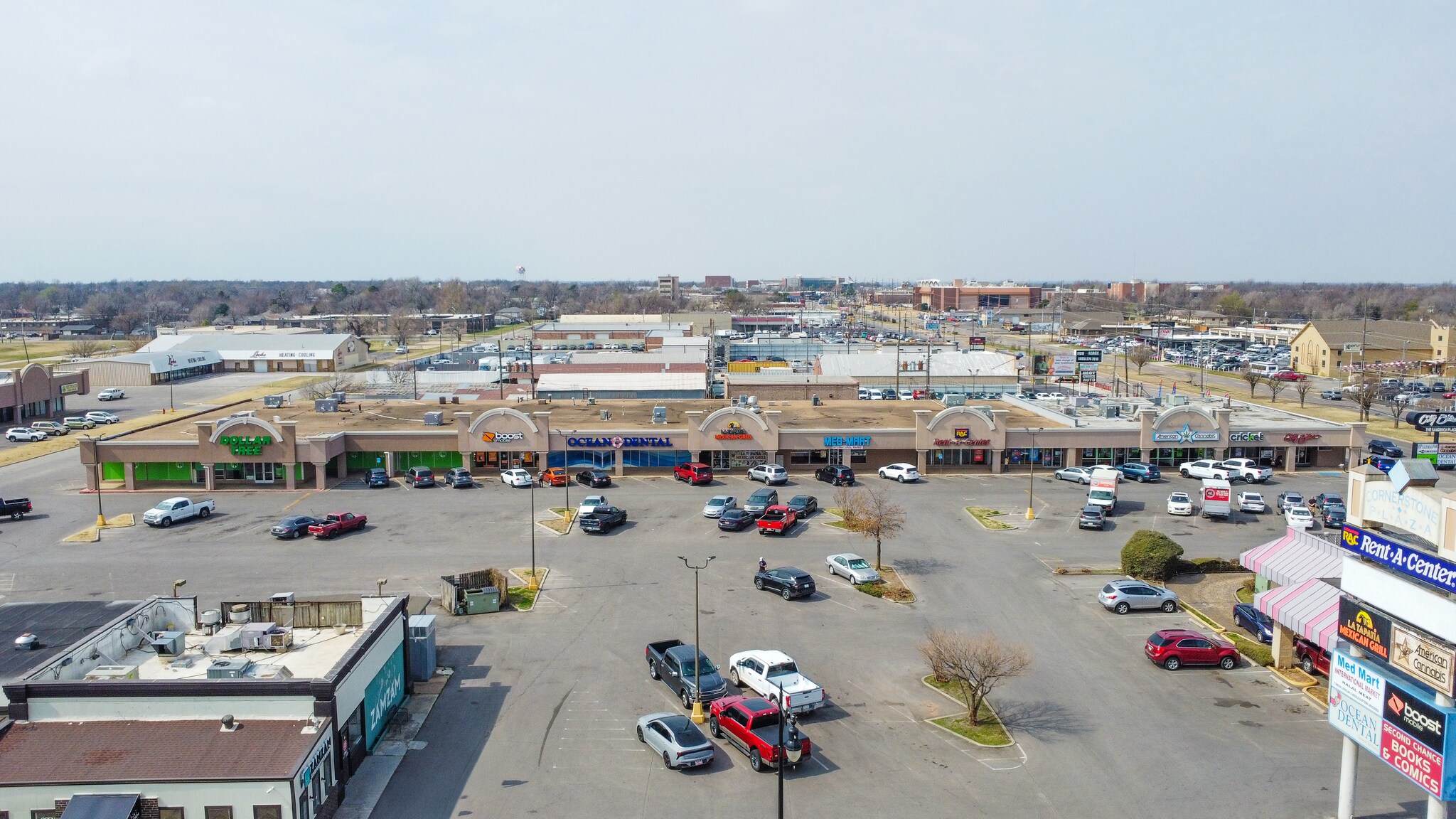 3907-3939 NW MacArthur Blvd, Oklahoma City, OK for lease Primary Photo- Image 1 of 5