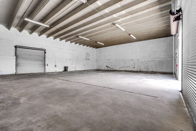 More details for 7460-7580 NW 82nd St, Medley, FL - Industrial for Lease