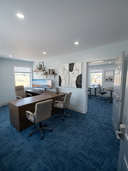 390 Hillside Ave, New Hyde Park, NY for lease - Interior Photo - Image 3 of 8
