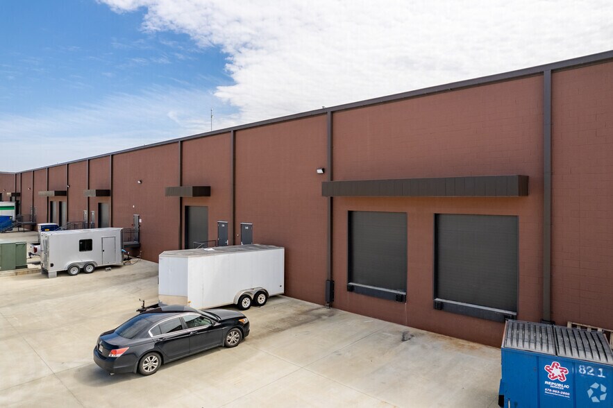 4042 Enterprise Way, Flowery Branch, GA à louer - Photo du bâtiment - Image 3 de 3