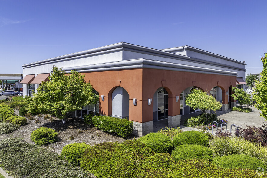 300 N Sunrise Ave, Roseville, CA for lease - Building Photo - Image 1 of 7