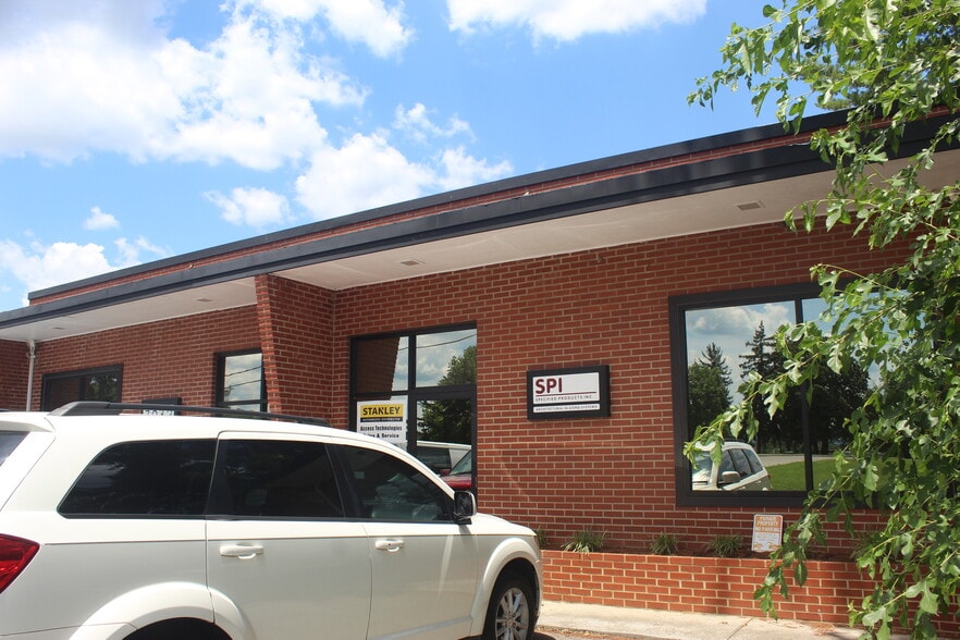 3012-3014 Trinkle Ave NW, Roanoke, VA à vendre - Photo du bâtiment - Image 3 de 7