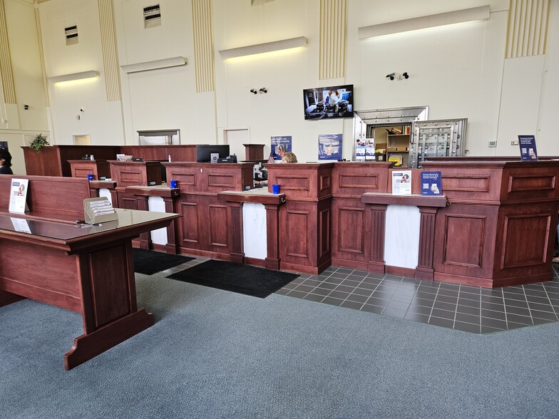 311 W Grand Ave, Wisconsin Rapids, WI for sale - Interior Photo - Image 3 of 31