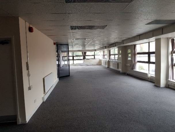 Sir Thomas Longley Rd, Rochester à vendre - Photo intérieure - Image 3 de 3