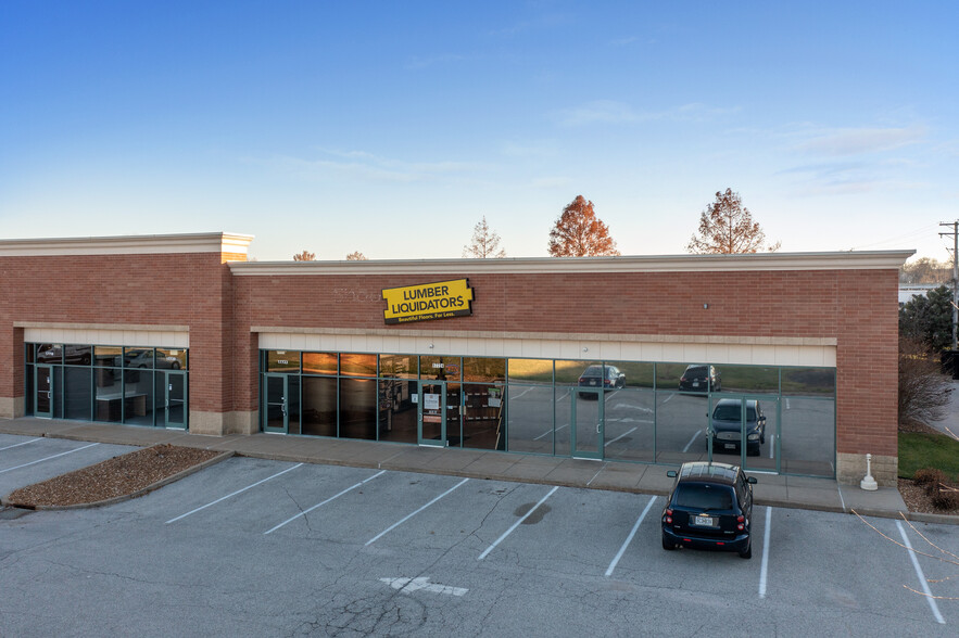 17700-17728 Chesterfield Airport Rd, Chesterfield, MO for lease - Building Photo - Image 2 of 4