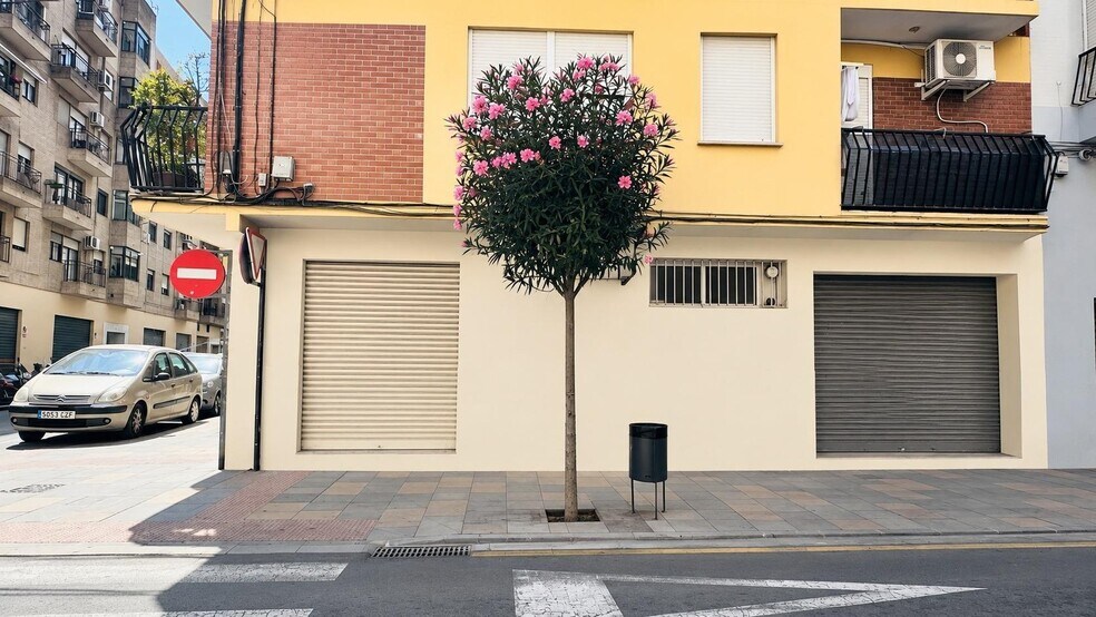 Carrer Tomás Sanz, 2, Mislata, Valencia à vendre - Photo du bâtiment - Image 3 de 16