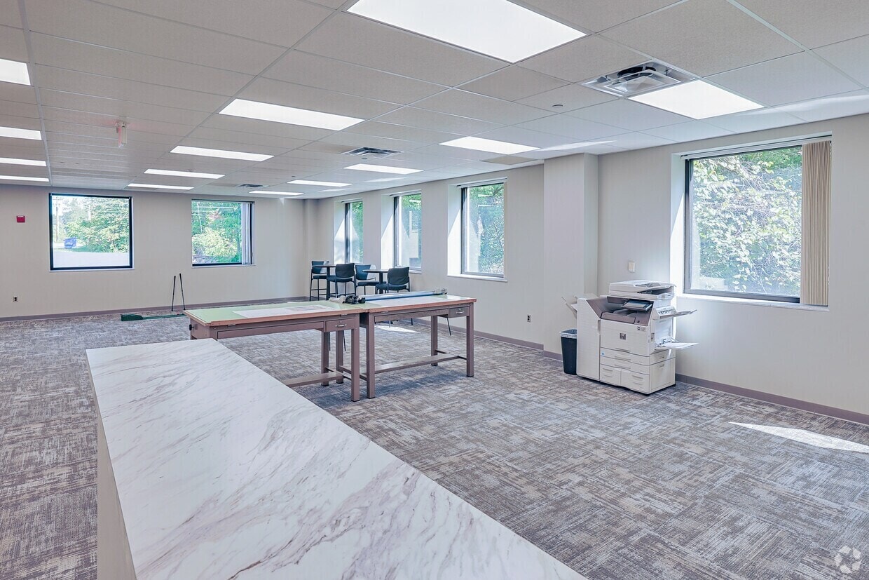 1740 Golden Mile Hwy, Monroeville, PA à louer Photo intérieure- Image 1 de 5