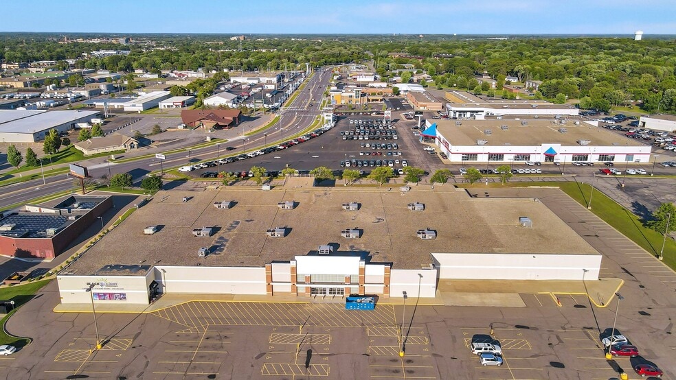 250 33rd Ave S, Saint Cloud, MN for lease - Building Photo - Image 3 of 18