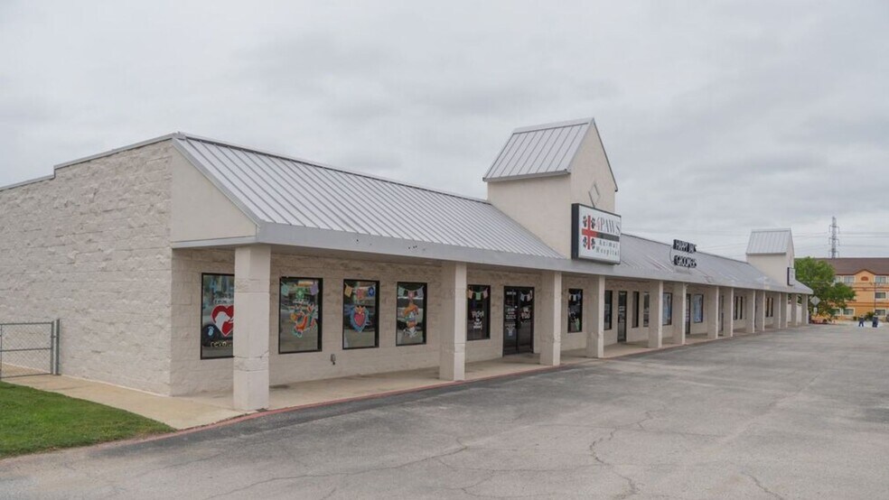 3630 SE Military Dr, San Antonio, TX à louer - Photo du bâtiment - Image 2 de 38