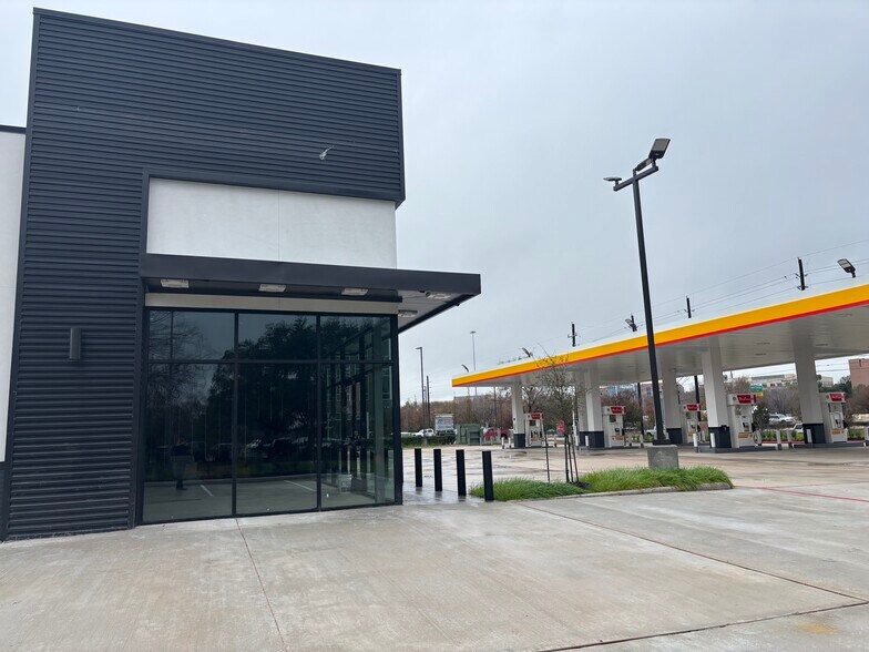 18247 Katy fwy, Houston, TX à louer - Photo du bâtiment - Image 2 de 11