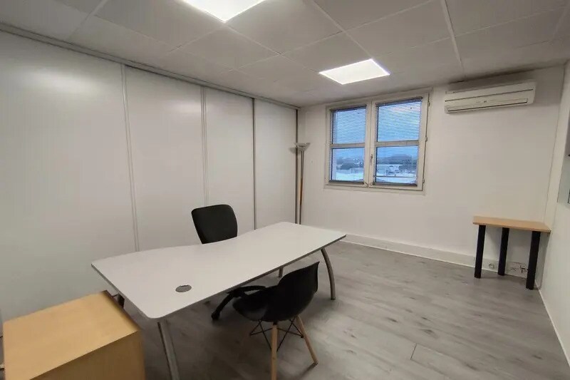 Office in Lattes for sale - Interior Photo - Image 2 of 5