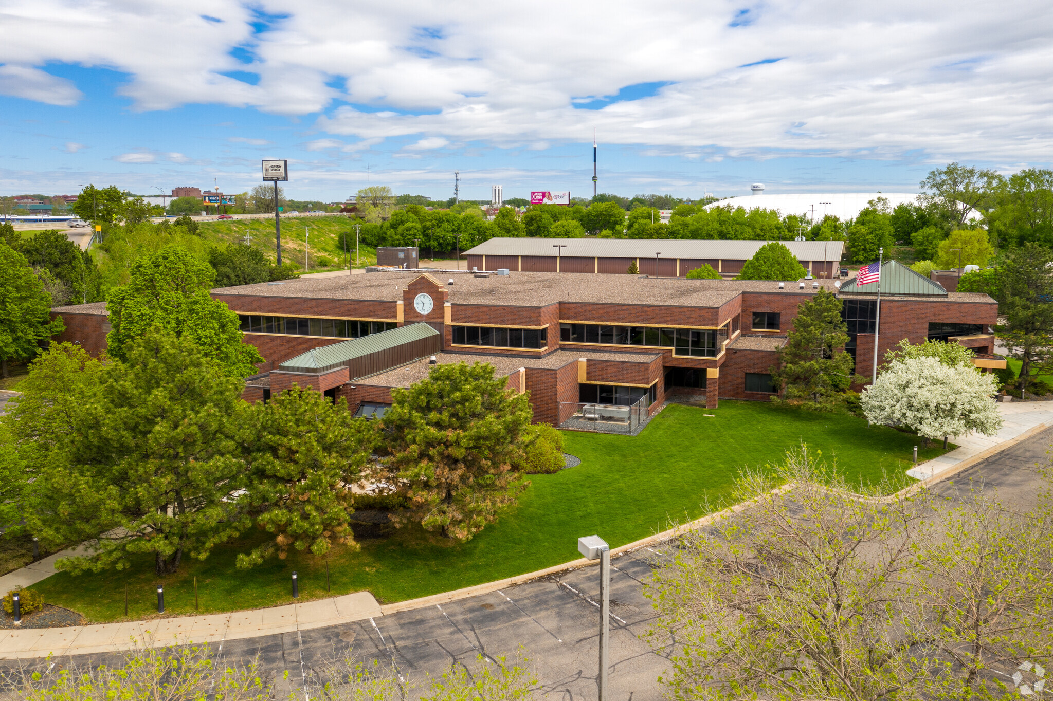 1515 Energy Park Dr, Saint Paul, MN à vendre Photo principale- Image 1 de 1