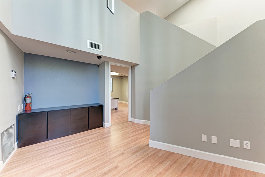 1771 Manatee Ave W, Bradenton, FL for lease - Interior Photo - Image 3 of 22