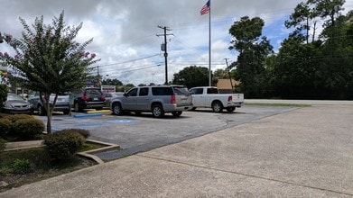 2580 N 11th St, Beaumont, TX for lease Building Photo- Image 2 of 14