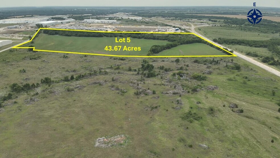 401 Industrial Loop, Hillsboro, TX for sale - Building Photo - Image 1 of 3