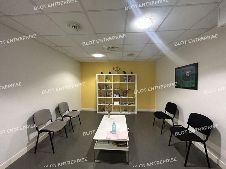 Bureau dans Carquefou à vendre - Photo du bâtiment - Image 1 de 11