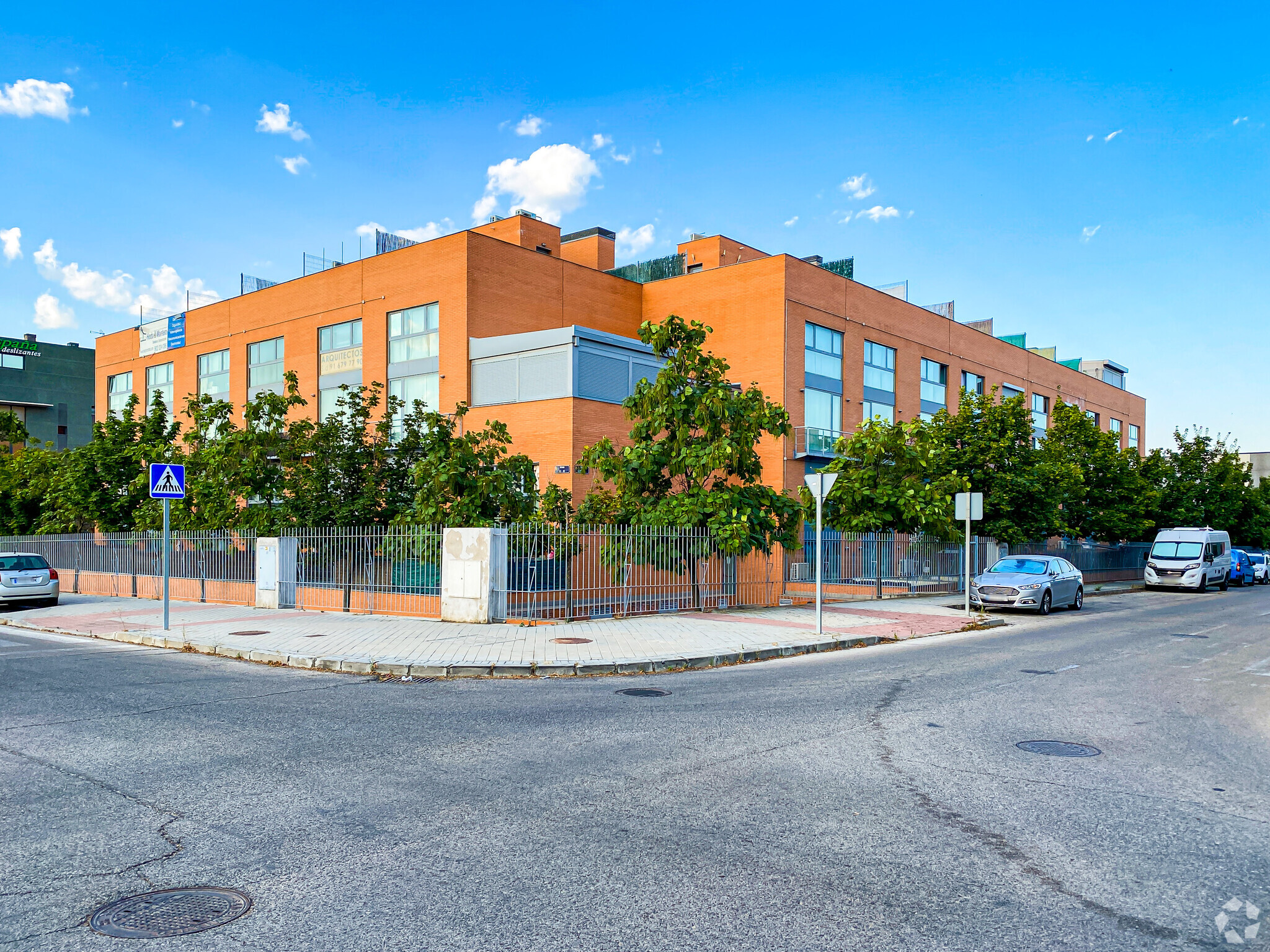 Calle Pedrezuela, 4, Alcorcón, Madrid for lease Building Photo- Image 1 of 3