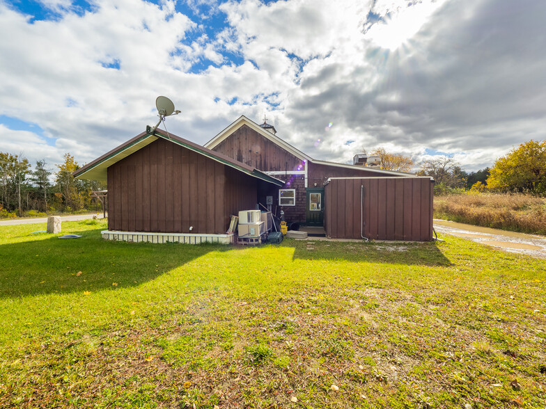 4086 US 31 N, Alanson, MI à vendre - Photo du b timent - Image 1 de 1