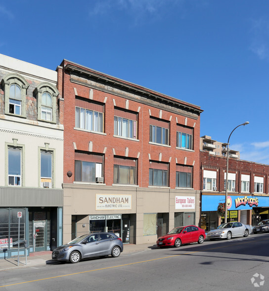 333-341 St. Paul St, St Catharines, ON à louer - Photo du bâtiment - Image 2 de 2