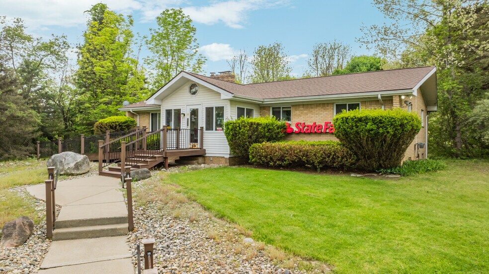 7217 Sashabaw Rd, Village of Clarkston, MI à vendre - Photo du bâtiment - Image 2 de 26