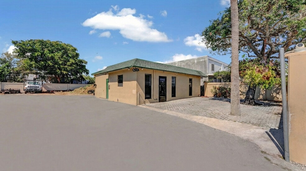 697 SW 9th Ter, Pompano Beach, FL for lease - Building Photo - Image 2 of 18