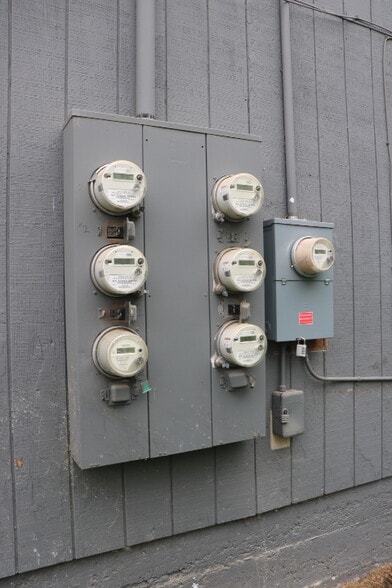 143 N F St, Porterville, CA for sale - Building Photo - Image 2 of 19