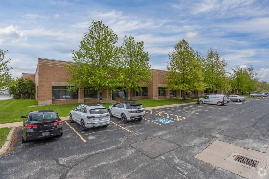 6670 W Snowville Rd, Brecksville, OH for sale - Primary Photo - Image 1 of 8