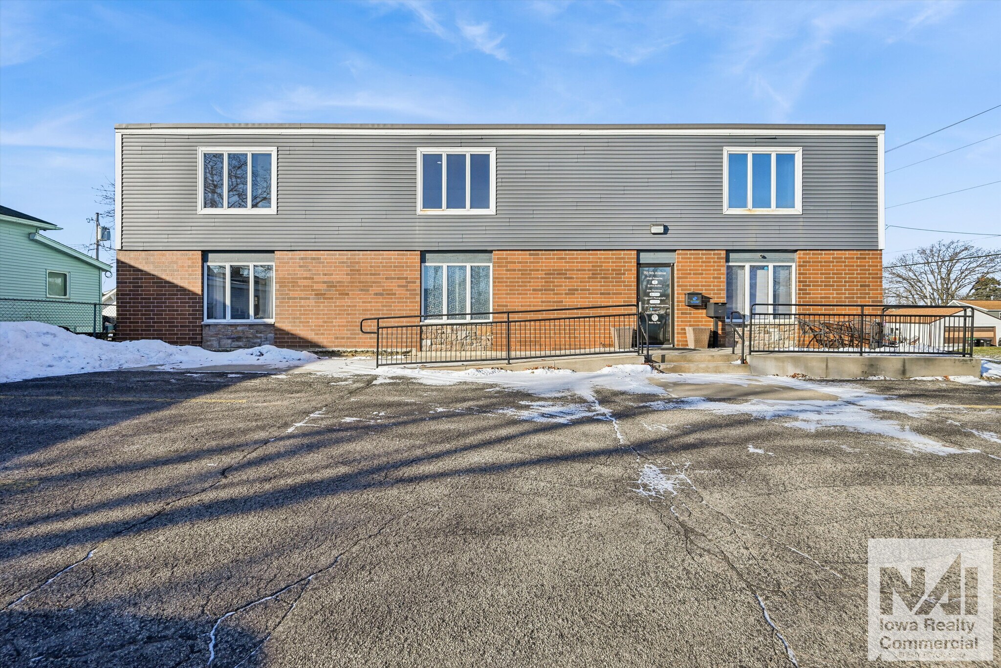 755 9th Ave, Marion, IA for lease Primary Photo- Image 1 of 4