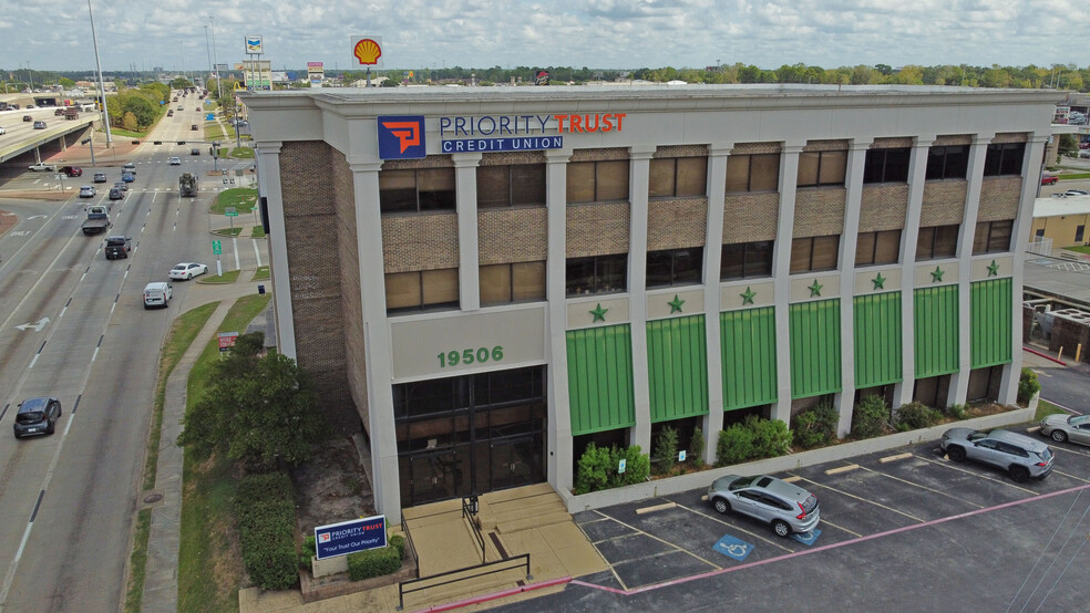 19506 N US 59 Hwy, Humble, TX for lease - Building Photo - Image 1 of 45